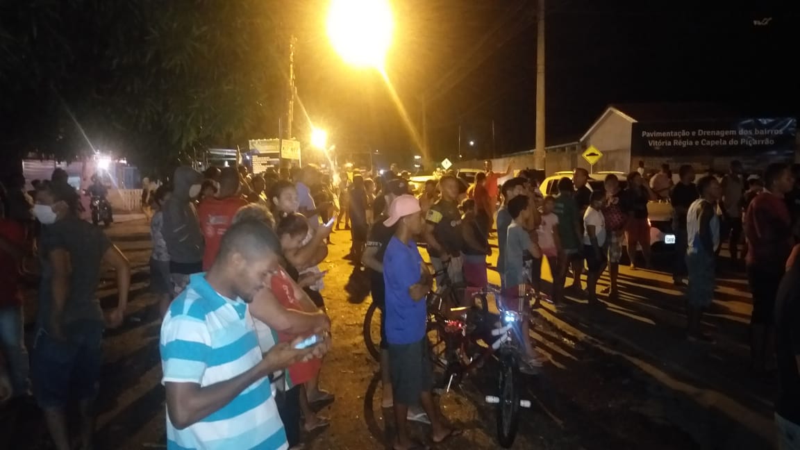 Protesto no bairro Vitória Régia em Várzea Grande acaba em confusão e prisões