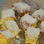 Aprenda como fazer um delicioso bolo de coco com abacaxi - reprodução: Canva