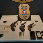 Três suspeitos por envolvimento em associação criminosa e porte ilegal de arma de fogo são presos em MT
