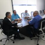 Mendes assina convênio com o prefeito de Rondonópolis, José Carlos do Pátio, para fazer o asfalto e drenagem de todo o 1º Distrito Industrial da cidade