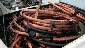 Dois homens por furtos de fios de cobre são presos em Várzea Grande